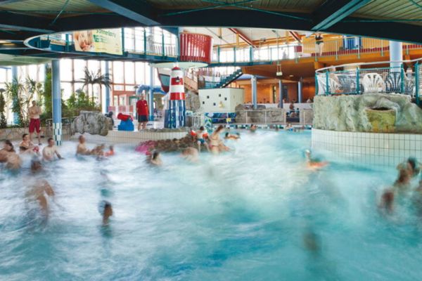 Wellenbad im WONNEMAR