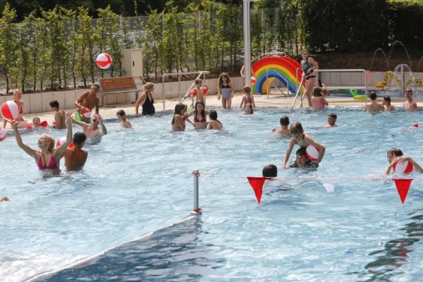 Familienfreundliche überschaubare Badeanlage